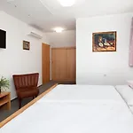 Onyx Vendégház 3*